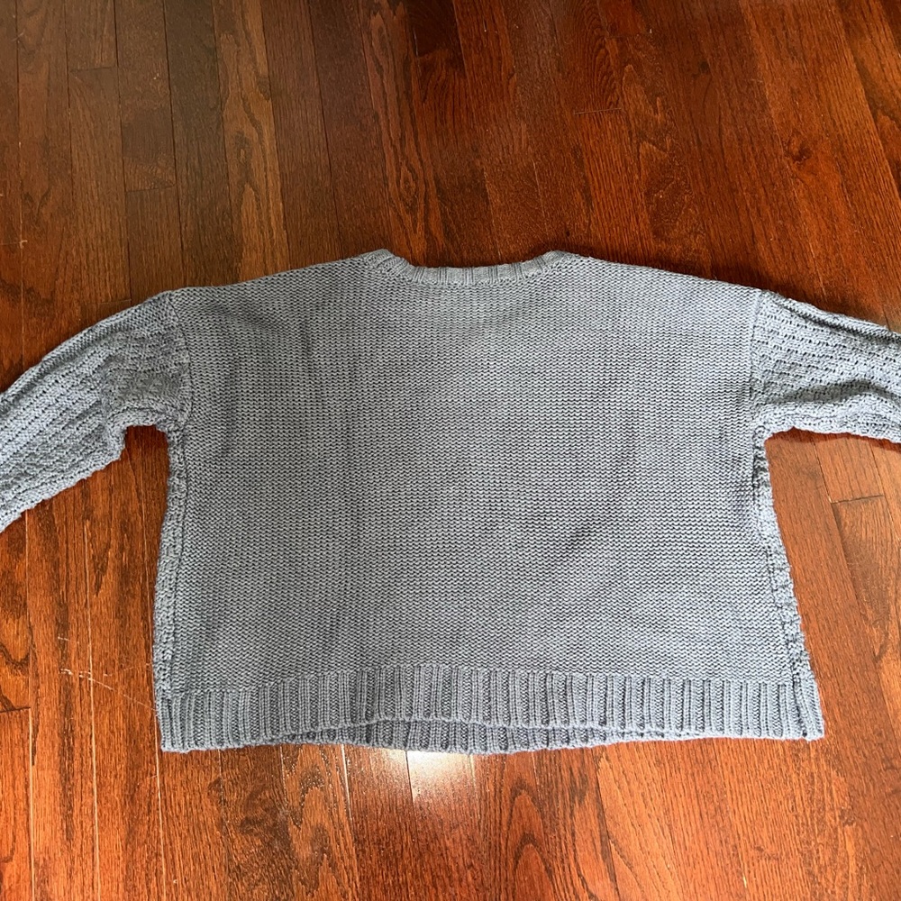Size M purple cropped Mudd sweater.
